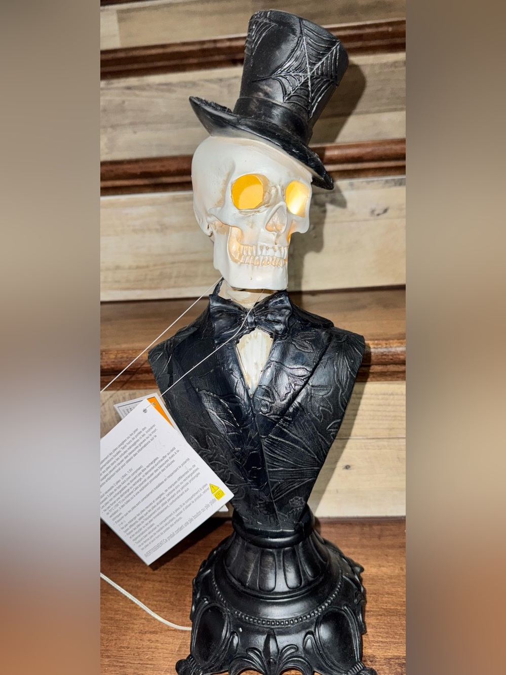 🥰 16 1/2"  LED Gentleman Skull Bust w/ Glowing Eyes Tabletop Haunted House Decor